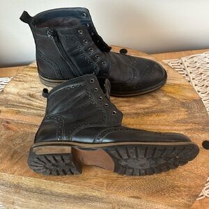 Steve Madden Sprocket leather boots moto Distressed laced and side zip black